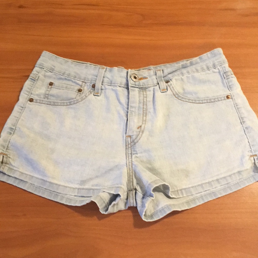 🤠Levi’s Shorts